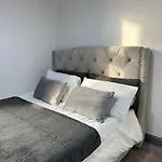 Modern 2 Bed Flat In Derby City